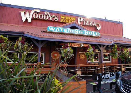 Woody's pizza image